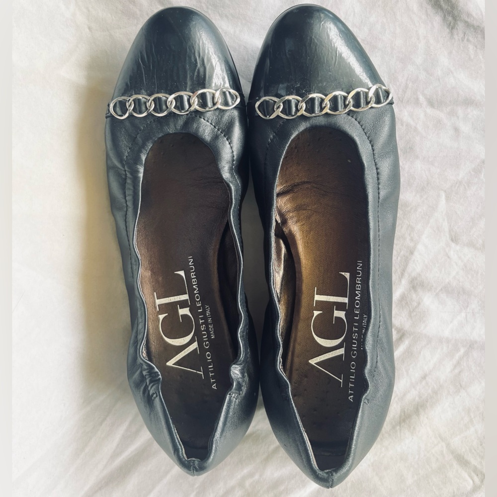 AGL Women’s Ballet Flats with Chain Detail